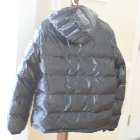 Worn only once! Men's Tommy Hilfiger Puffer Jacket - Picture 3 of 6